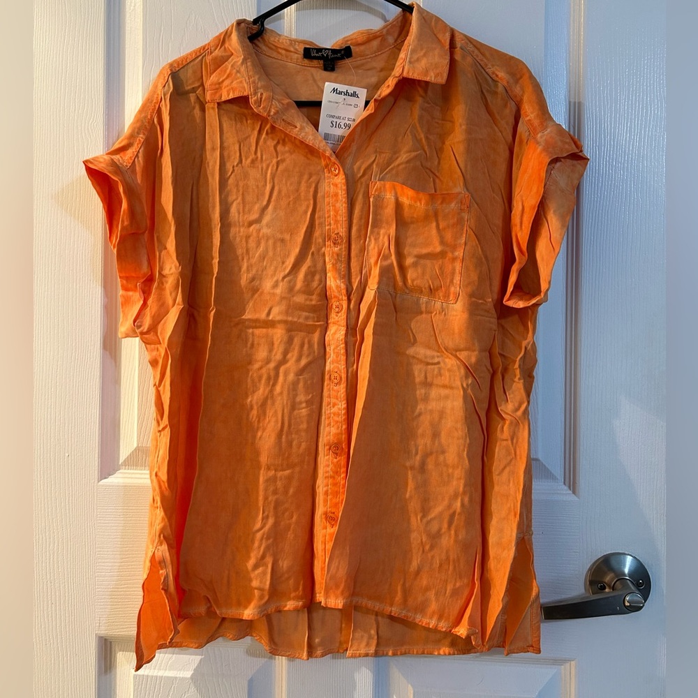 NWT Velvet heart size Medium short sleeve blouse.